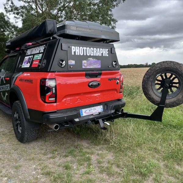 Camionnette équipée pour la photographie en extérieur.