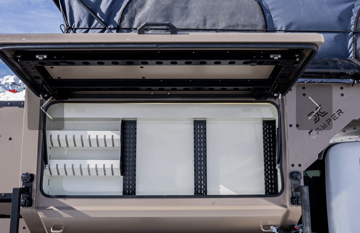 Screenshot Coffre de rangement extérieur de camping-car ouvert.