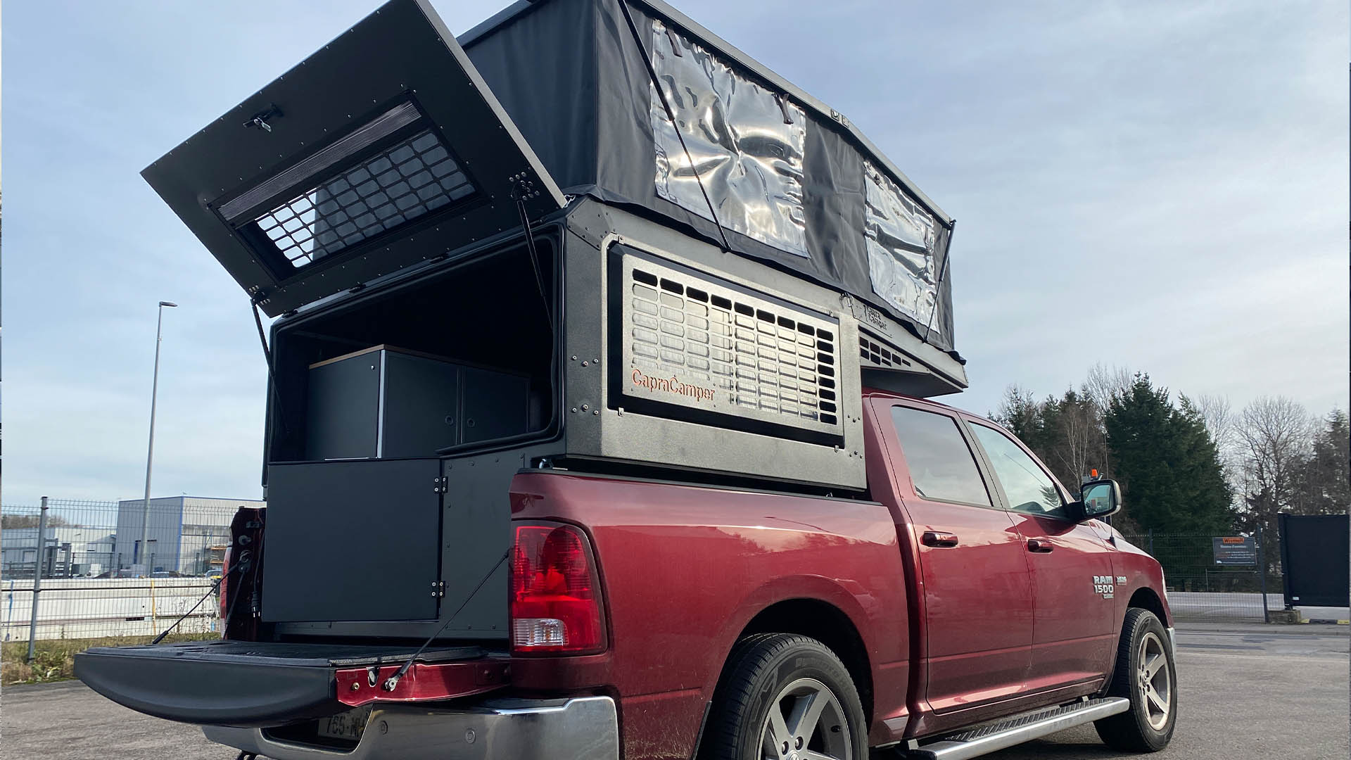 5e2adb98bfd38189e403